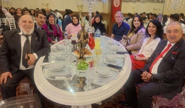 Eskişehir’de özel öğrencilerin mezuniyet gecesinde duygu dolu anlar yaşandı