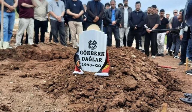 Eskişehirspor tribünlerinin acı günü: Gökberk Dağlar hayatını kaybetti