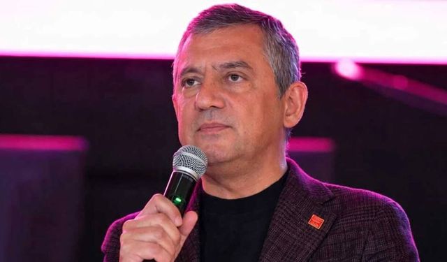 Özgür Özel’den CHP Genel Merkezi önünde dikkat çeken açıklama
