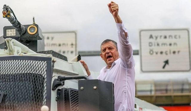 Özgür Özel’den dikkat çeken çıkış: “Parti fiilen kapanmıştır”