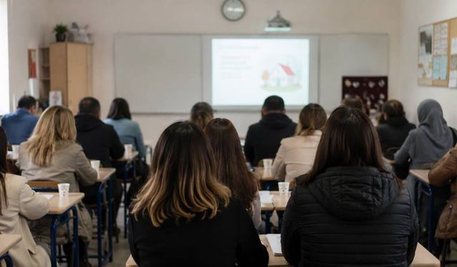 MEB'den velilere zorunlu eğitim hazırlığı: "Ebeveyn Okulu" geliyor