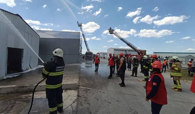 Eskişehir'de itfaiye ekipleri 3 ayda yüzlerce cana umut oldu