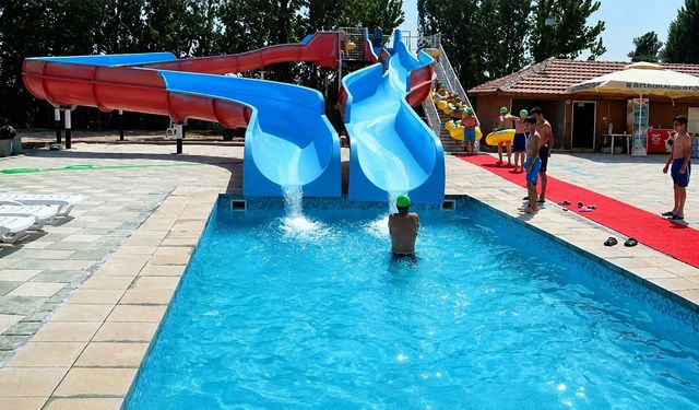Eskişehir'de yıllardır kapalı olan aquapark yeniden açıldı