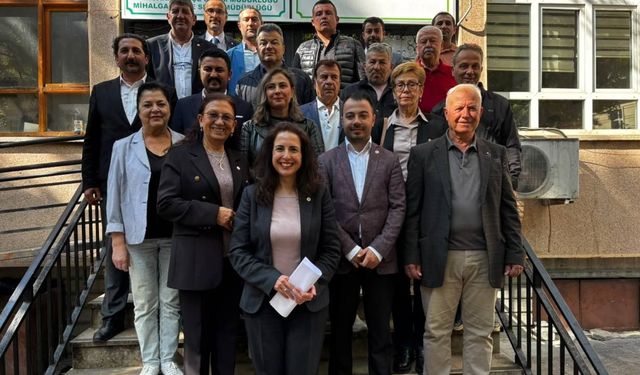 YENİ Parti Odunpazarı İlçe Başkanı Emine Cevahir Çalıkuşu mazbatasını aldı