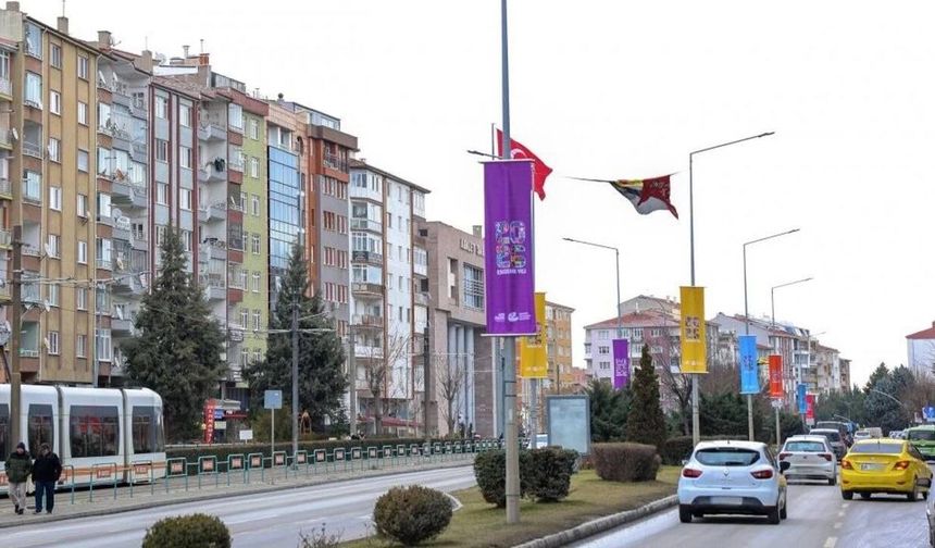 “2026 Eskişehir Yılı” için hazırlıklar hız kazandı, kent afişlerle donatıldı