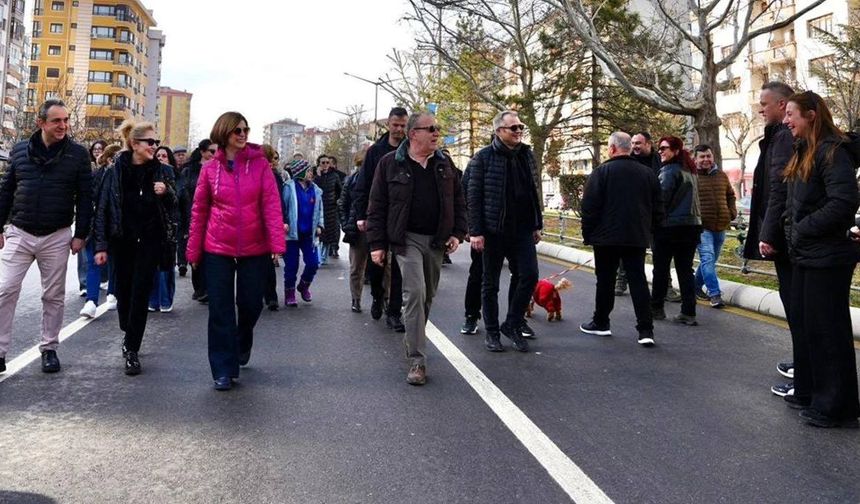 Eskişehir Atatürk Bulvarı’nda arabasız gün; Ayşe Ünlüce açıklama yaptı