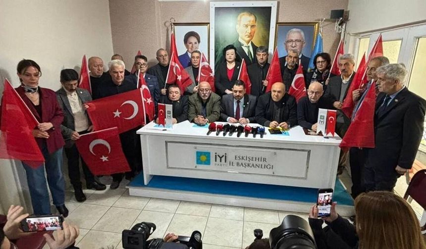 Serdar Ulucan’dan sert mesaj: "Bayrağa el uzatanın akıbeti tarihte yazılıdır"