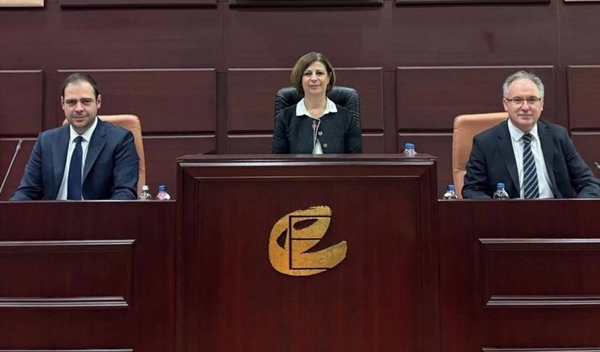 Ayşe Ünlüce'den AK Parti grubuna yanıt: "Sorumluluktan kaçmıyoruz, şeffaf davranıyoruz"