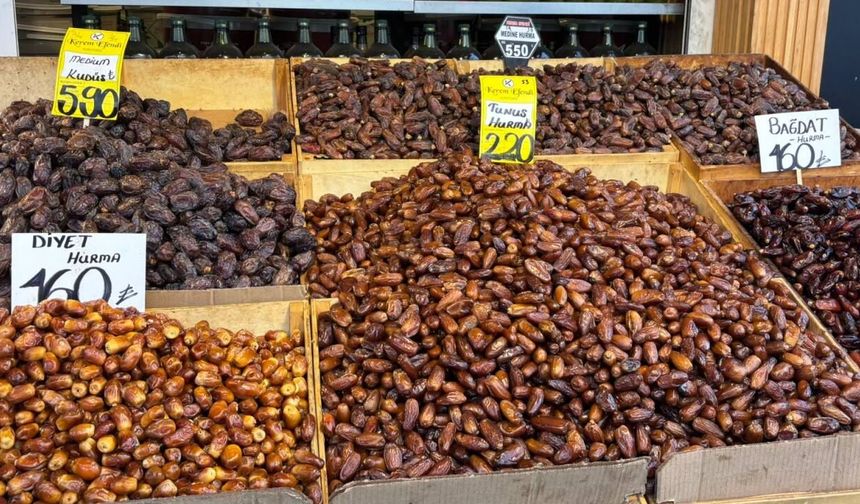 Eskişehir’de Ramazan öncesi hurmaya talep arttı; Fiyatlar değişkenlik gösteriyor