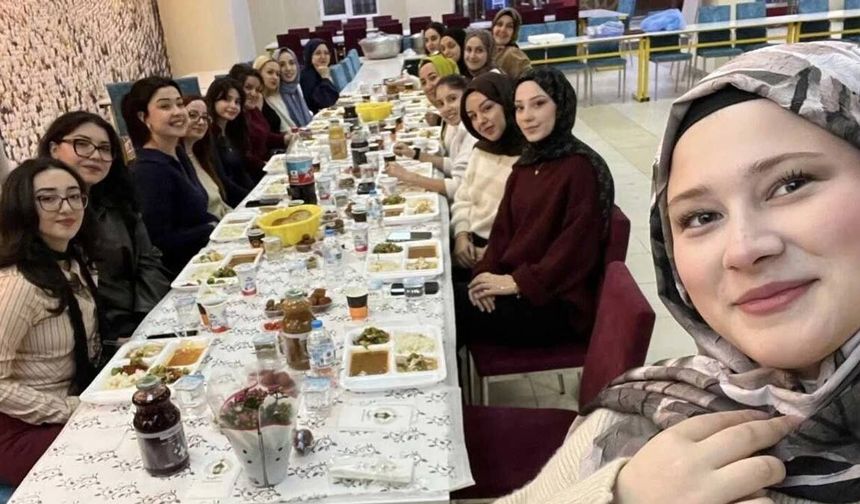 Eskişehir yurtlarında 15 bin öğrenci aynı sofrada buluştu; Rakamlar paylaşıldı