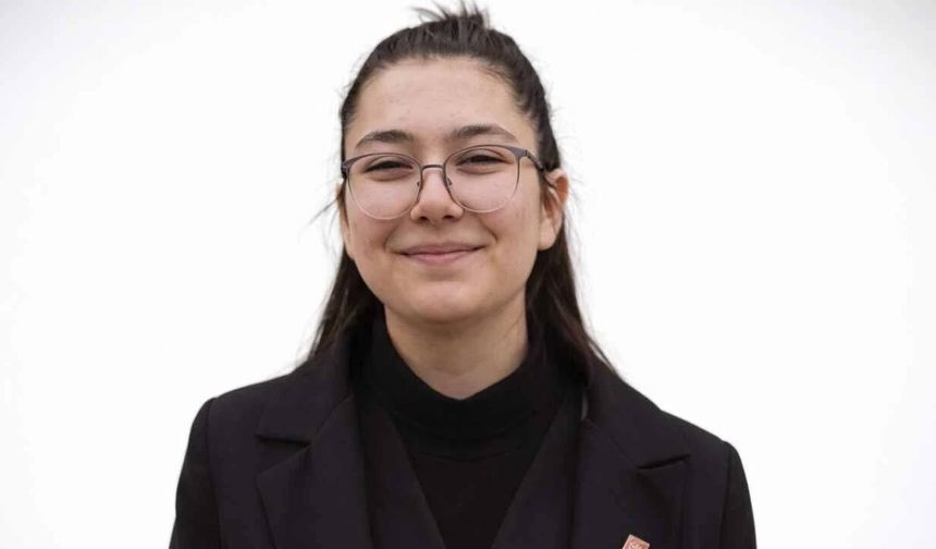 Sudenaz Şenlenmiş CHP Tepebaşı Gençlik Kolları Başkanı seçildi