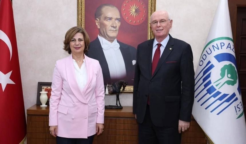 Kazım Kurt: "Ayşe Ünlüce yalnız değildir, haksızlık hepimize yapılmıştır"