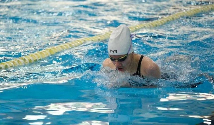 Eskişehir’de Engelsiz Kulaçlar yarışında özel sporcular kulaç attı