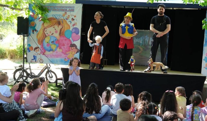 Eskişehir'deki çocuklar Pinokyo ile buluştu