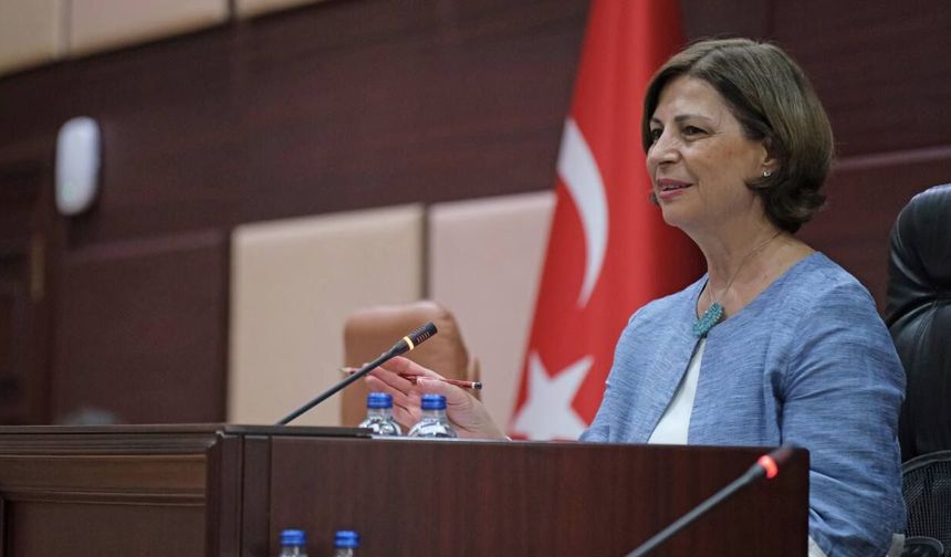 Ayşe Ünlüce: "Kaynak artsa Eskişehir'de çok daha fazla yol yaparız"