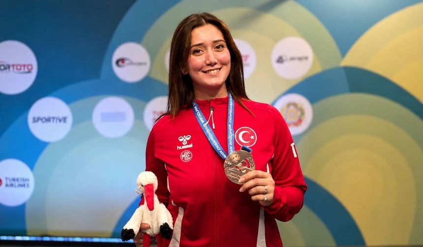 Şimal Yılmaz'dan Türk atıcılık tarihinde bir ilk