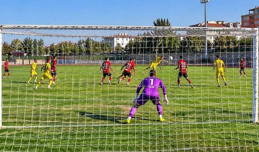 Eskişehirspor taraftarlarından peş peşe gelen hakem kararlarına tepki