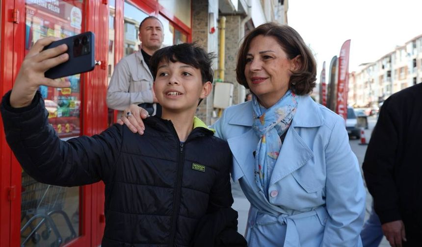 Ayşe Ünlüce Şirintepe’de esnafı dinledi, Halk Et Market’i ziyaret etti