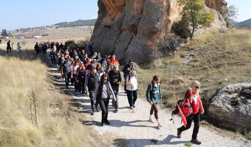 Eskişehir’de 250 kişi Cumhuriyet için 8 kilometre yürüdü