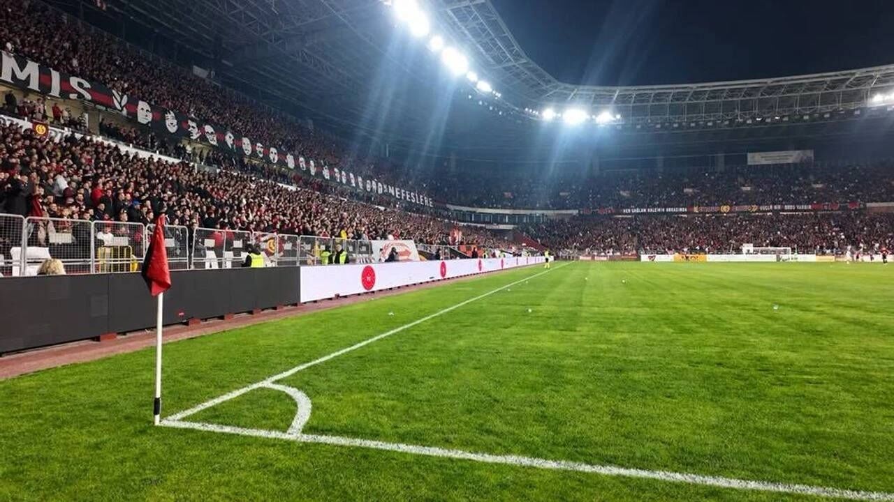 Eskişehirspor kupada gece maçına çıkıyor; 1922 Akşehirspor maçının saati belli oldu