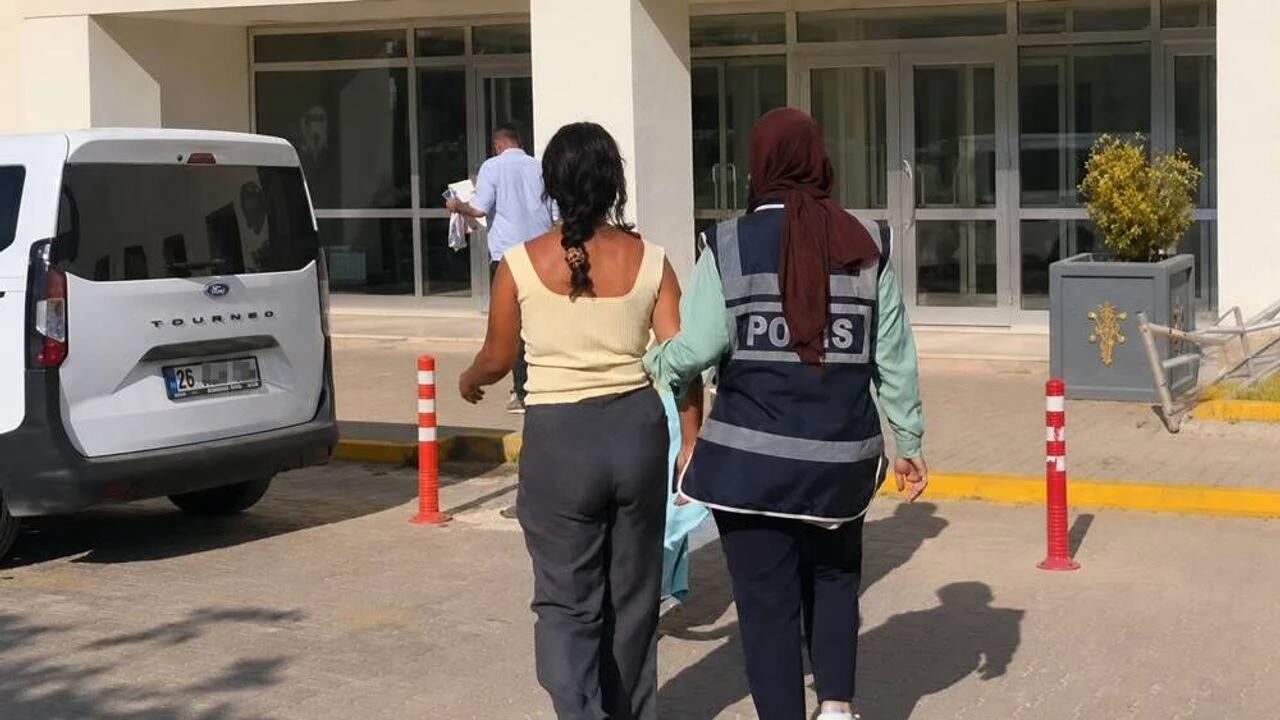 Eskişehir'de İstiklal Mahallesi’ndeki çalışmada 8 şüpheli adliyelik oldu
